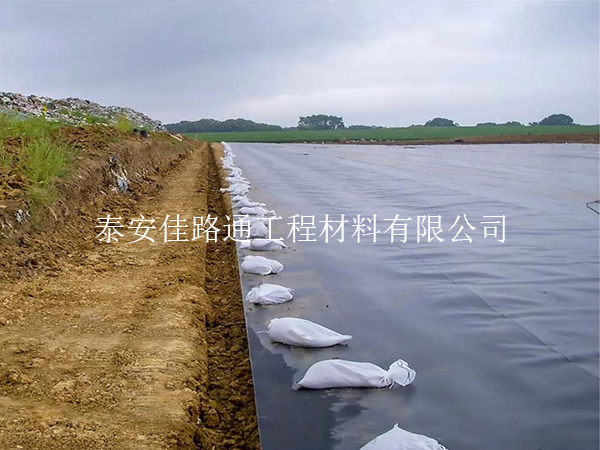 沼气池黑膜施工后续维护技巧：保障高效与安全的秘诀