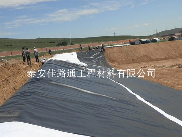 沼气池黑膜出现褶皱的原因分析