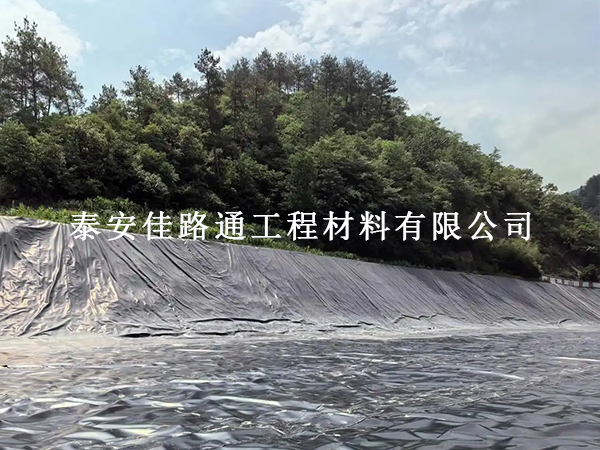 养殖防渗膜焊接技巧详解：精准操作，筑牢防渗闭环