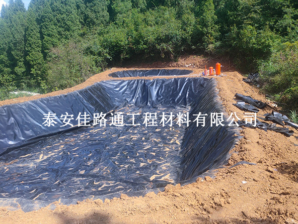 蓄水池防渗膜破损别急着补,这些修复细节搞错了越补越漏 蓄水池防渗膜破损别急着补,这些修复细节搞错了越补越漏
