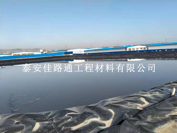 油田土工膜漏了别乱贴！这些修补方法才是正规操作