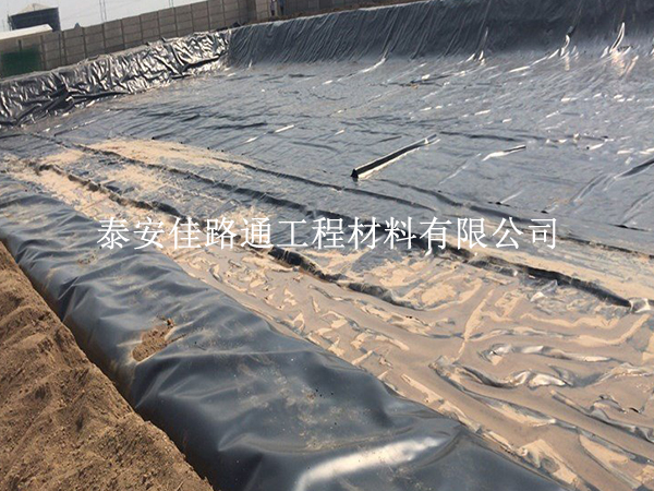 沼气池铺防渗膜总出问题？这些施工铺设要求直接避开后期渗漏隐患