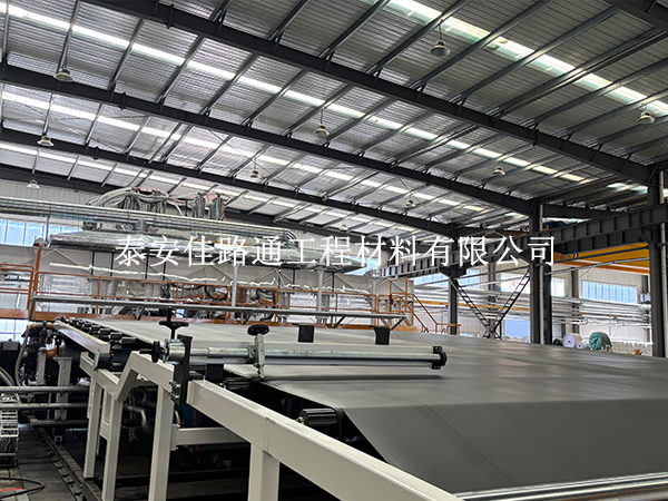 细节决定成败：提升养殖防渗土工膜铺设质量的核心要点